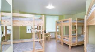 Гостиница Top Hostel Екатеринбург Кровать в общем 10-местном номере для мужчин и женщин-1